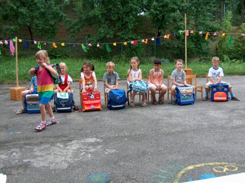 Loučení prváčků s mateřskou školkou - 27.6.2006